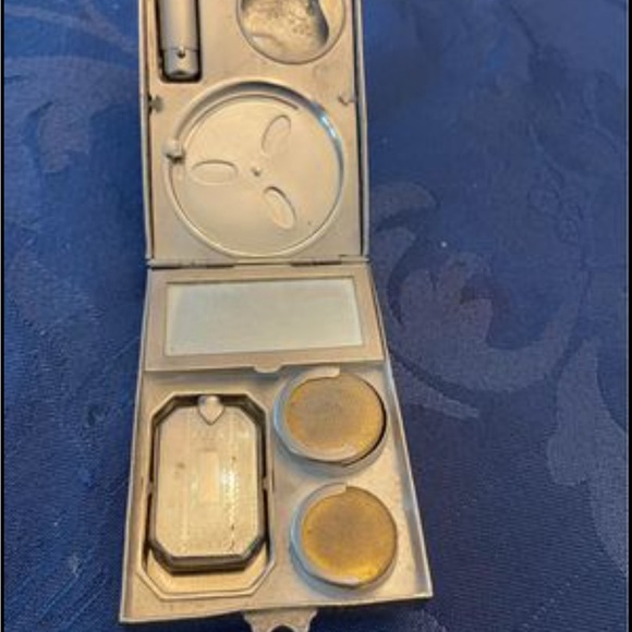 Art Deco Compact Vanity Purse - Picture 5 of 8